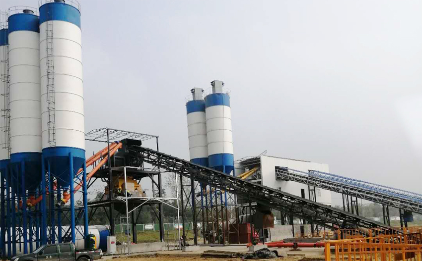 億立HZS180混凝土攪拌站在安徽六安安裝調(diào)試成功，準(zhǔn)備投產(chǎn)(圖文)